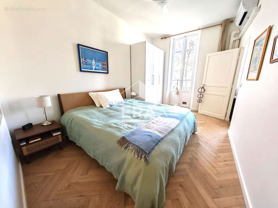 Appartement à MARSEILLE-5E