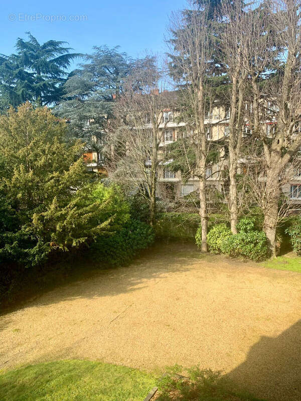 A VENDRE Appartement Enghien Les Bains 5 pièce(s) 96 m2 - photo 11