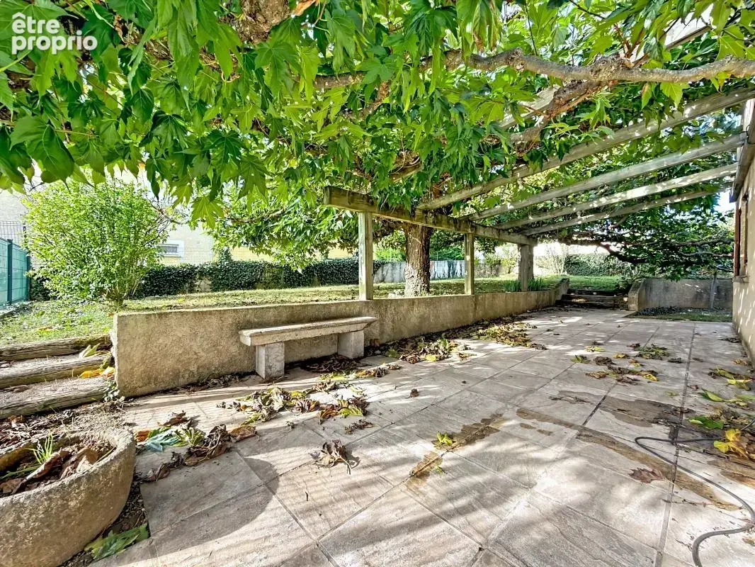 TOULAUD - Maison familiale de 137 m² avec piscine et sous-sol complet – Toulaud (à 20 min de Valence) - photo 4