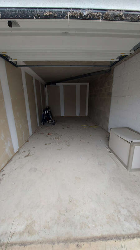 Parking à SAINTE-MARIE