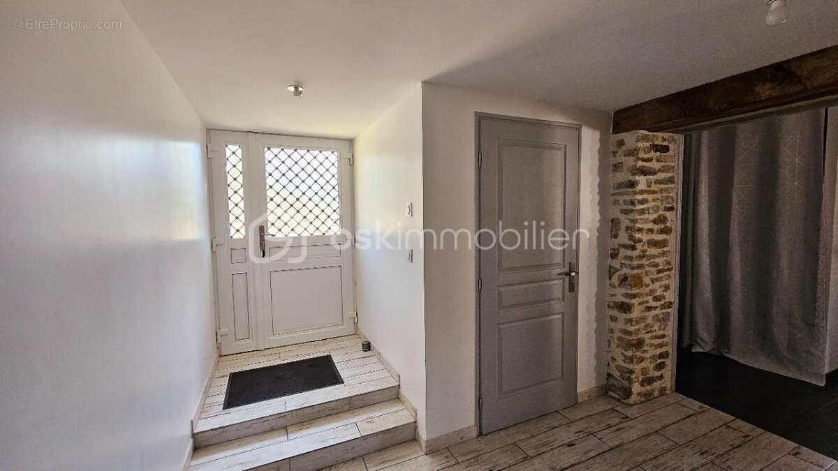 Maison à BAINS-SUR-OUST