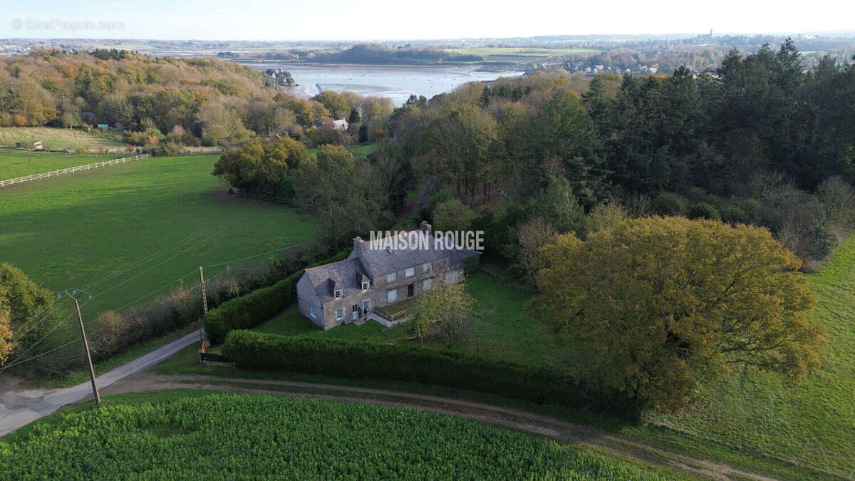 Maison à PLOUER-SUR-RANCE