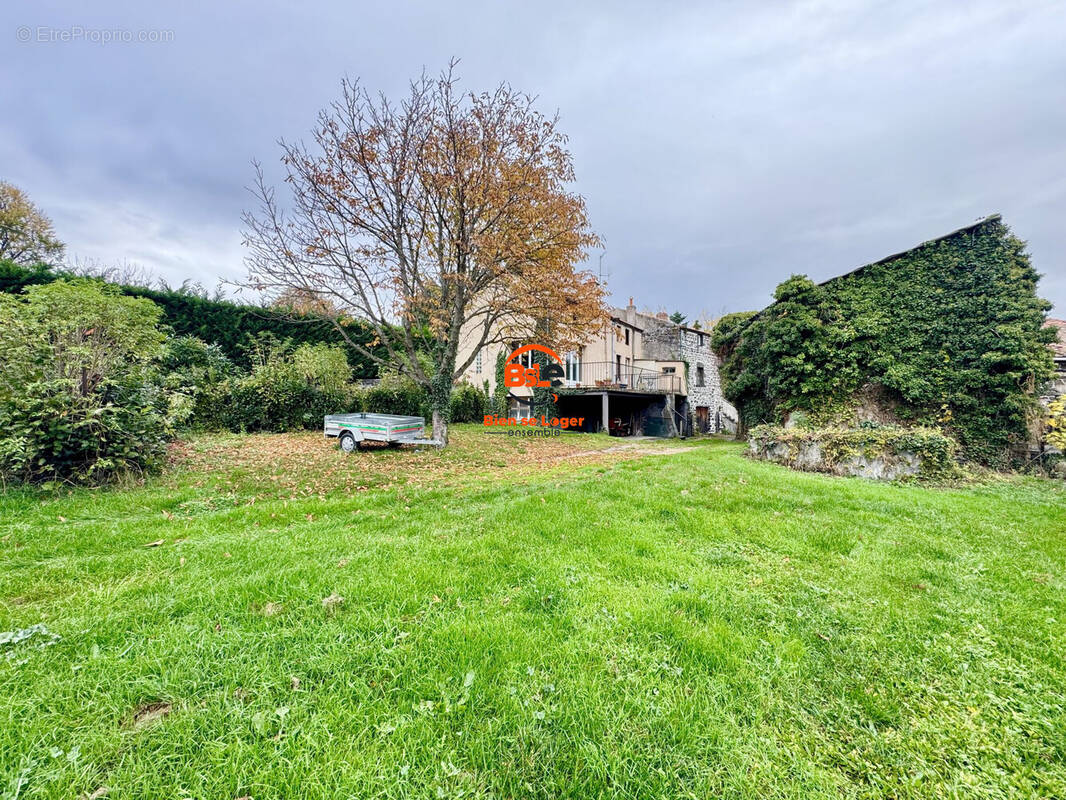 Agence immobilière BSLE Bien se loger ensemble maison Châteaugay jardin Mathieu GALLAIS immobilier - Maison à CHATEAUGAY