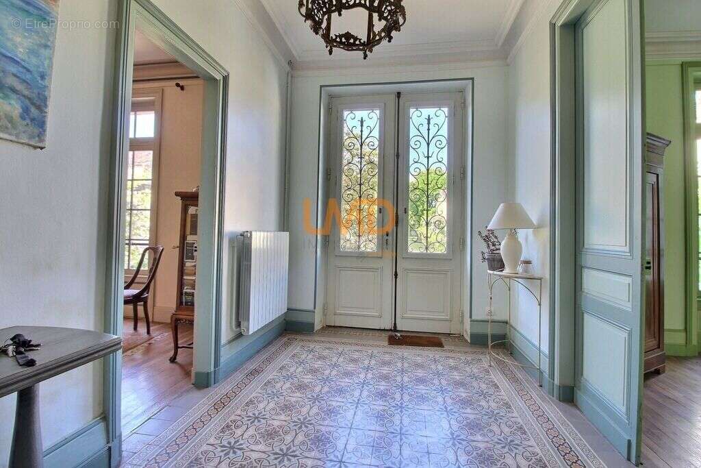 Maison à SALIGNAC-SUR-CHARENTE