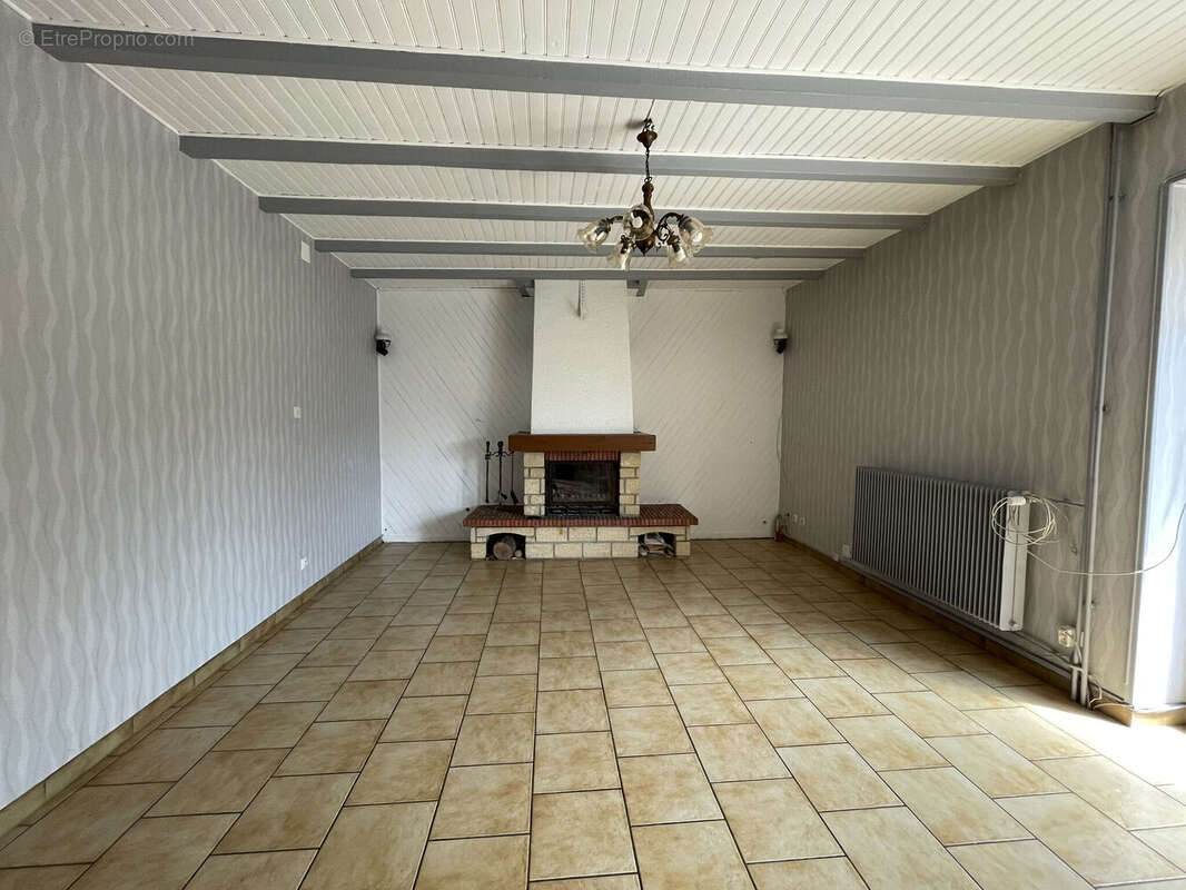 Maison 151 m² à Thizy  - photo 2