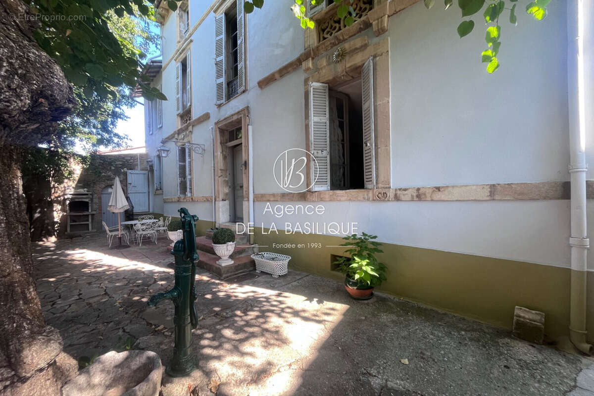 Maison à SAINT-MAXIMIN-LA-SAINTE-BAUME
