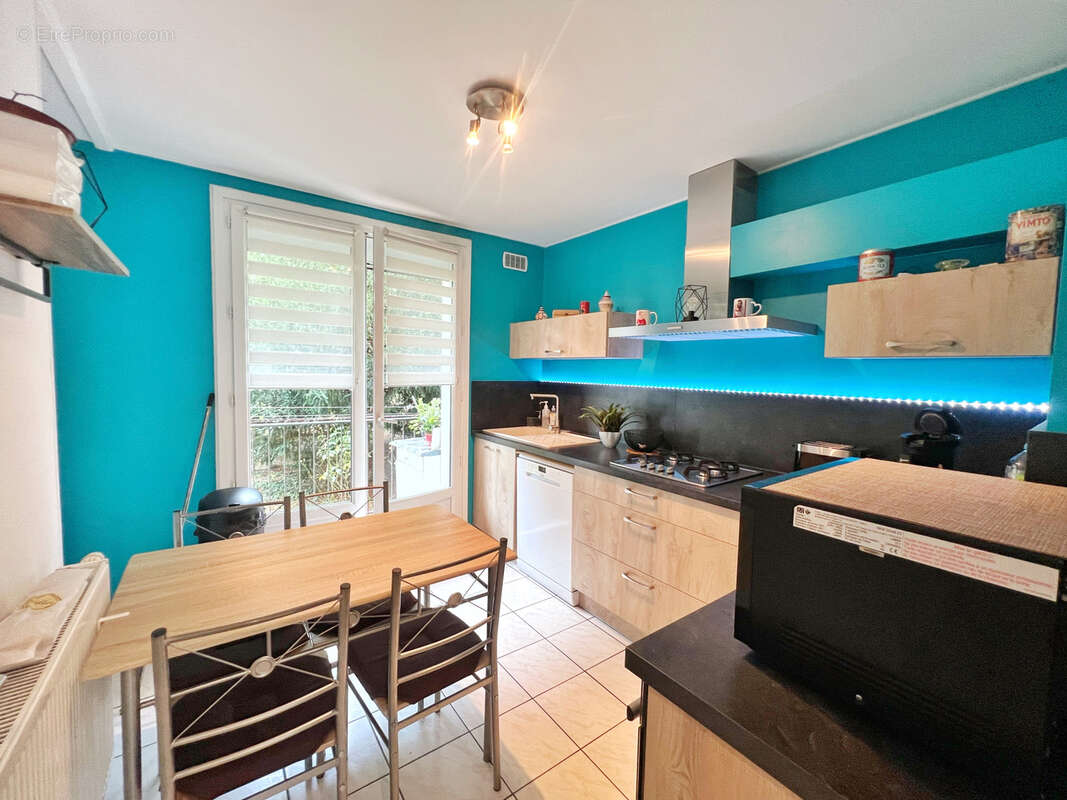 Appartement à PIERRE-BENITE