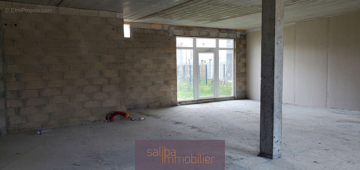 Commerce à LE SEQUESTRE