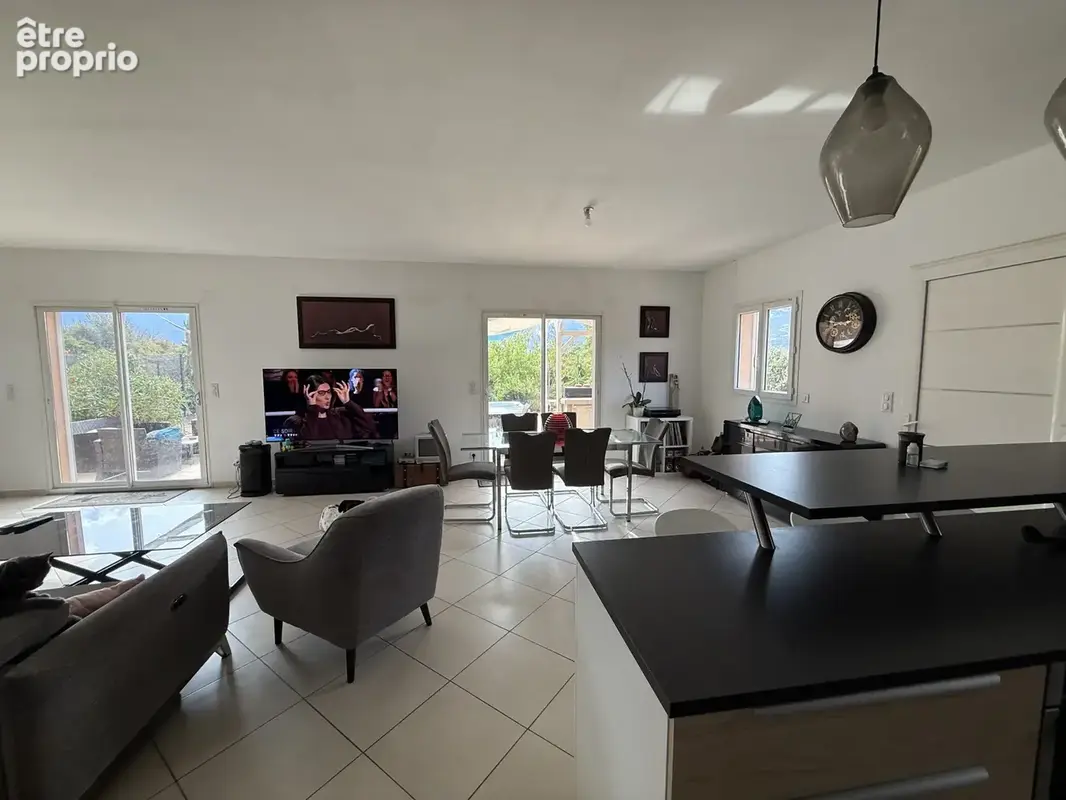 Propriete villa avec piscine + 4 locaux - photo 8
