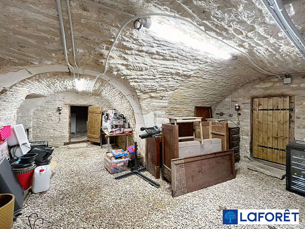 Maison à IS-SUR-TILLE