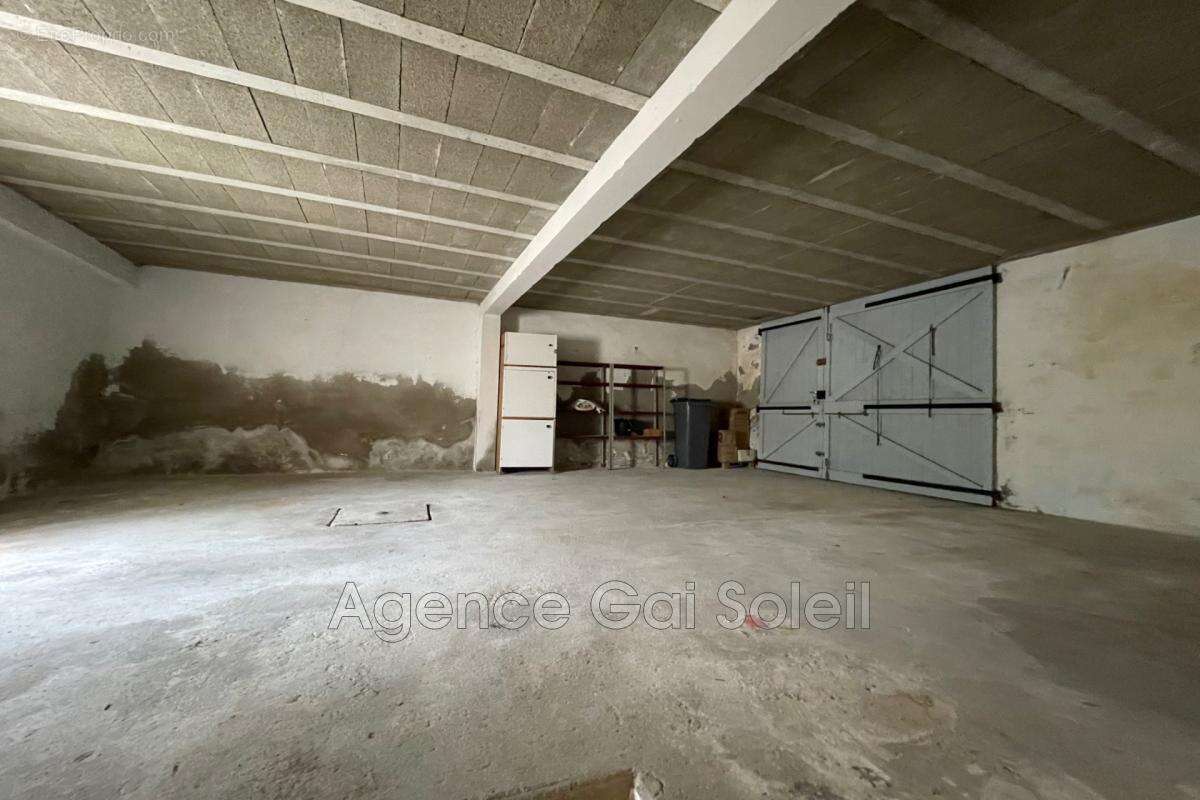 Maison à NISSAN-LEZ-ENSERUNE