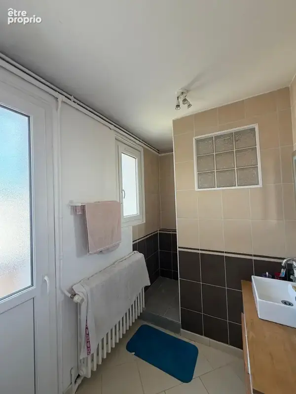 Quartier chasse royale - type 3 dernier etage - double balcon - cave - photo 6