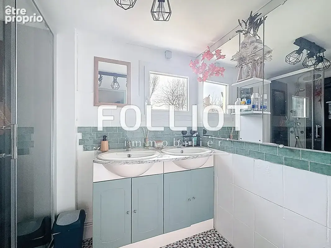 A Vendre Maison en pierres à Port-bail-sur-mer avec autonomie de plain pied et jardin bien exposé! - photo 11