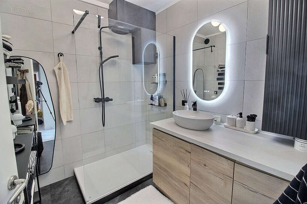 Appartement à CRANVES-SALES