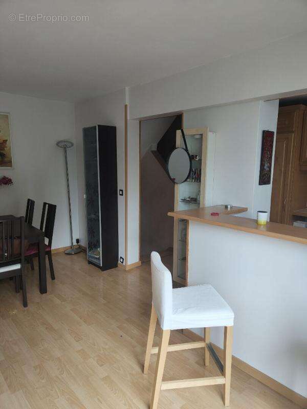 Appartement à FRESNES