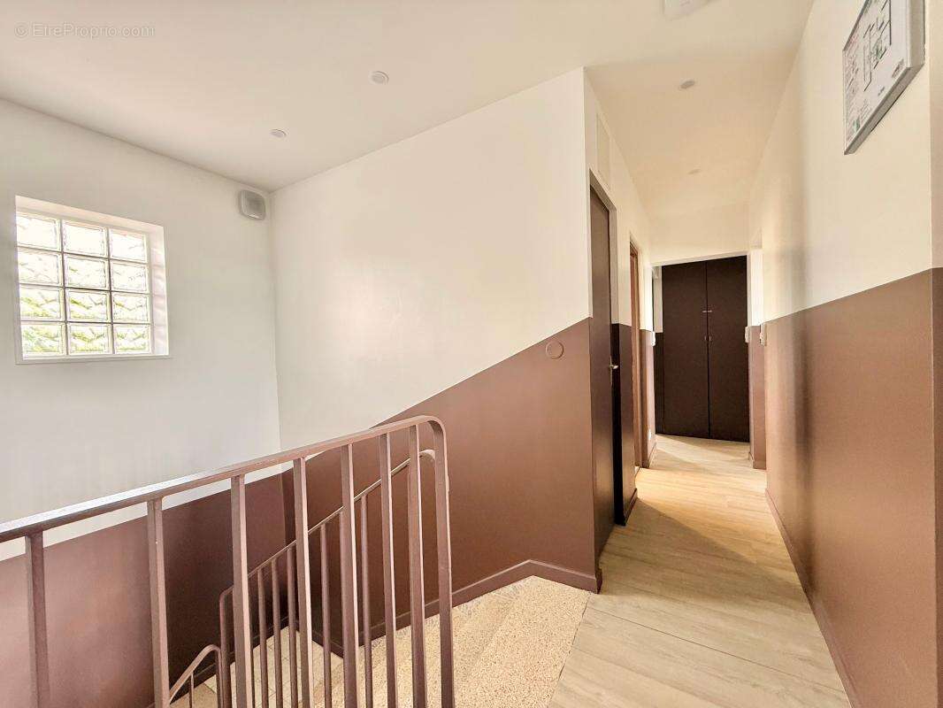 Maison familiale 7 chambres – Dépendance de 33 m² – Jardin clos - photo 19