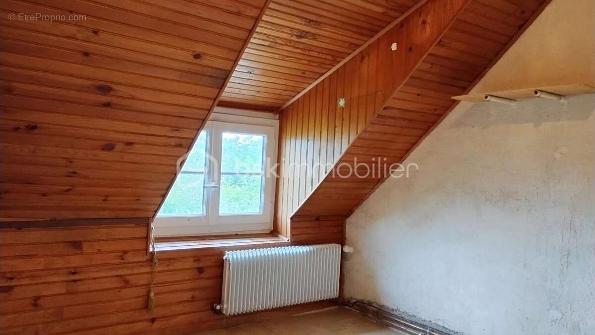 Maison 100 m² à Nazelles-Négron - photo 12
