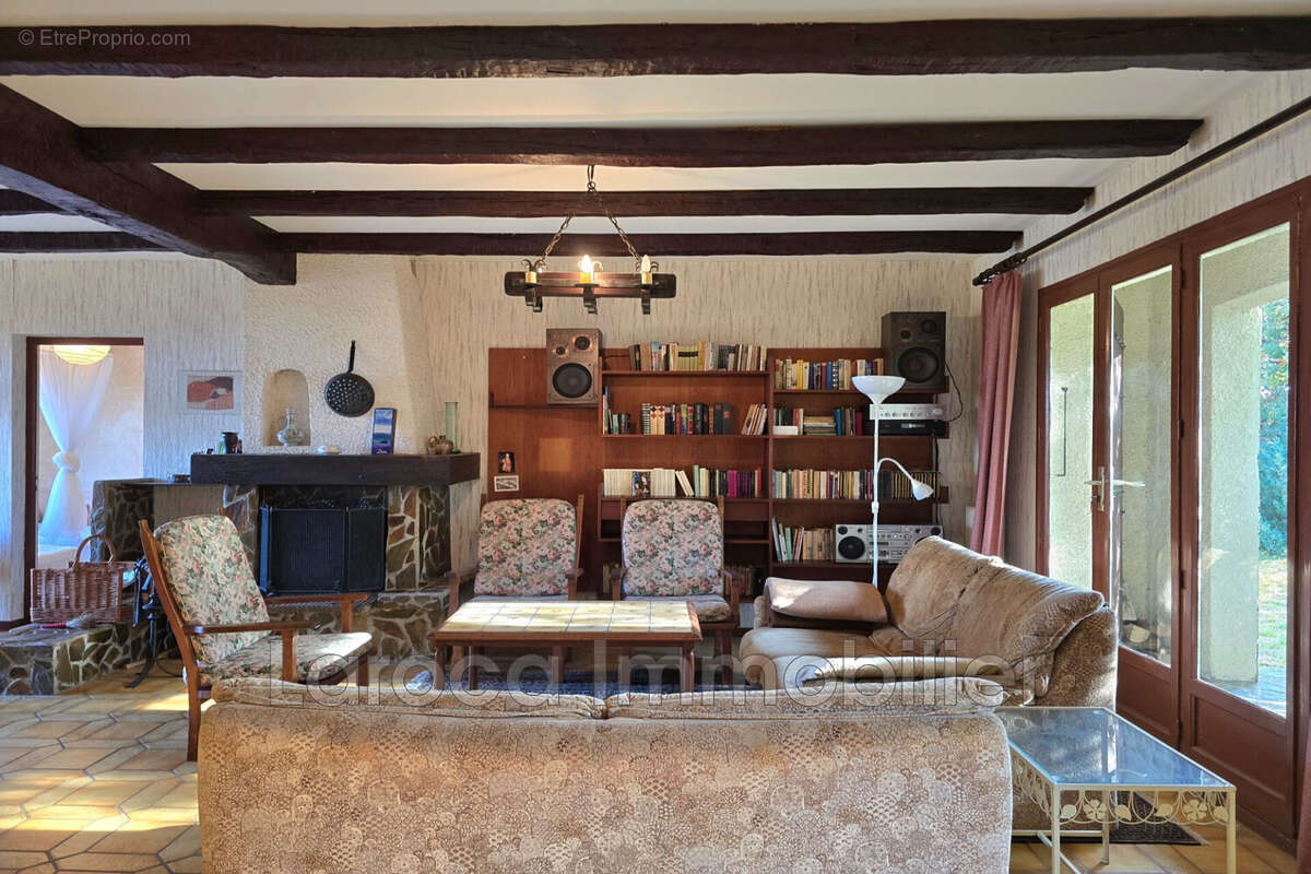 Maison à VILLELONGUE-DELS-MONTS