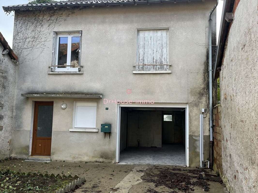 Maison à FLAVIGNAC