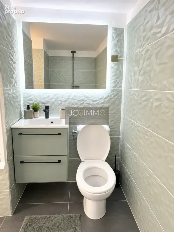Appartement T1 entièrement rénové avec vue mer ! - photo 8