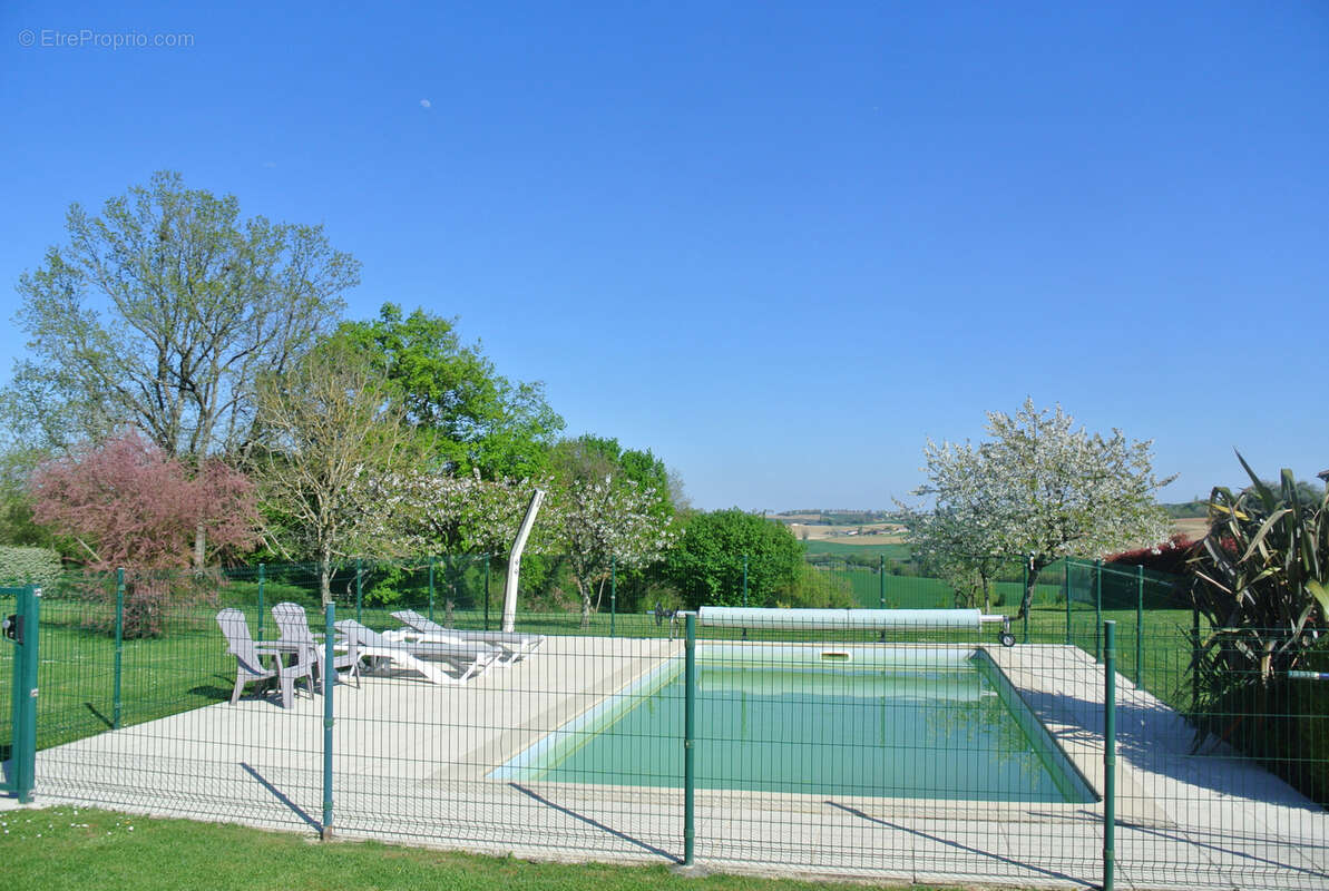 Maison à MAUVEZIN-SUR-GUPIE