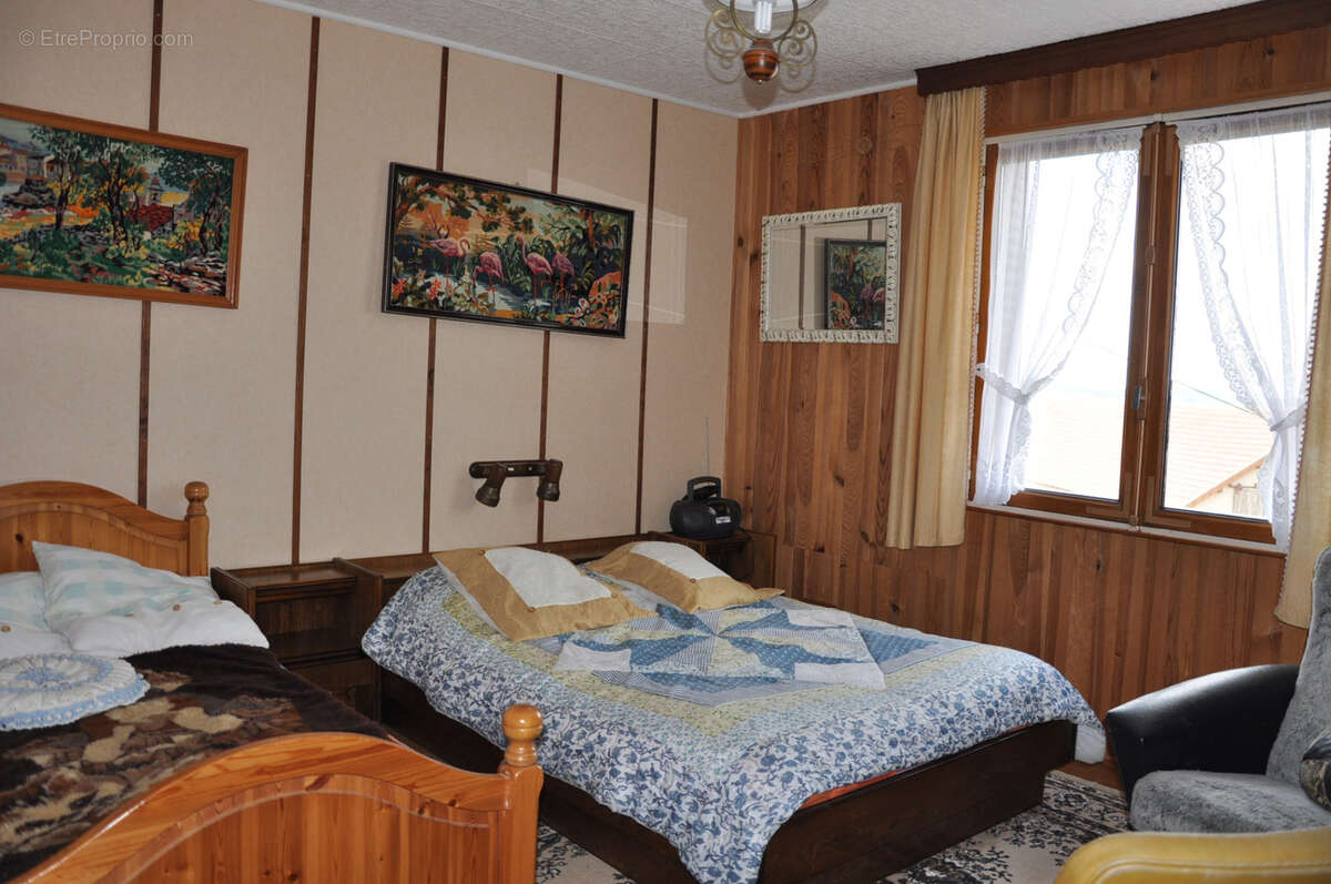 VENTE EN VIAGER OCCUPE, Beau pavillon de 1966, avec 4 chambres, grand jardin paysager et vues superbes... - photo 19