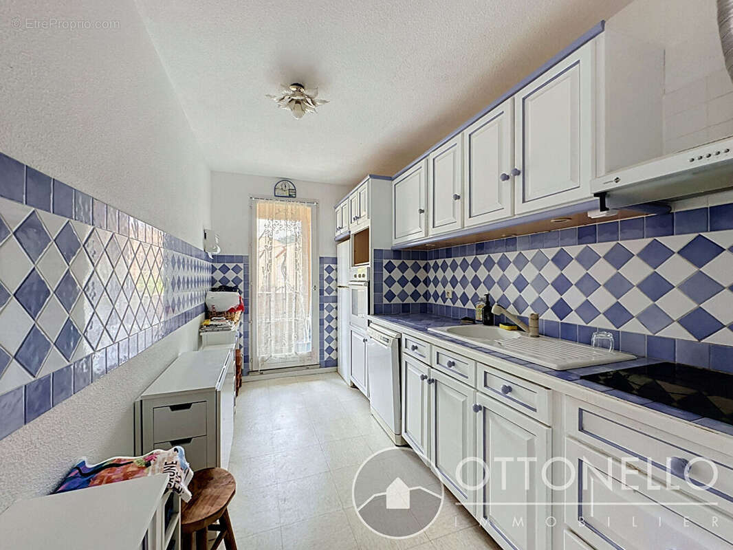 Appartement Roquebrune Sur Argens 4 pièces 73.58 m2 avec balcons, cave et parking extérieur - photo 3