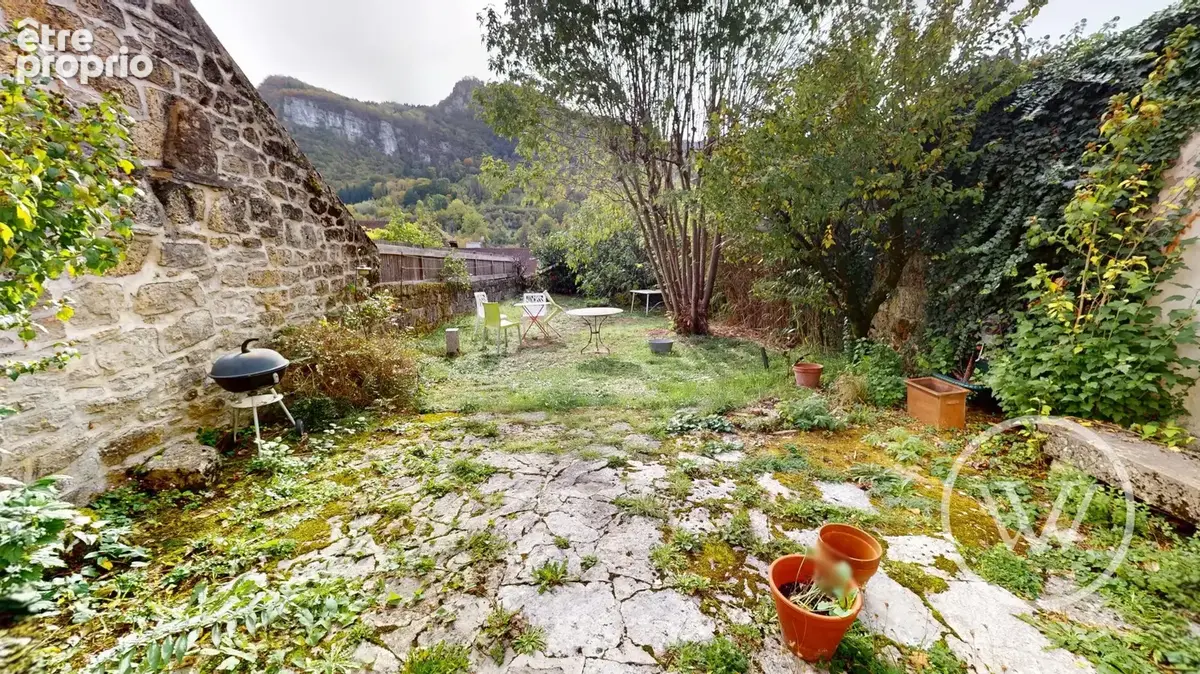 Maison 8 pièces 210 m² à vendre à Mouthier-Haute-Pierre (25920) - photo 1