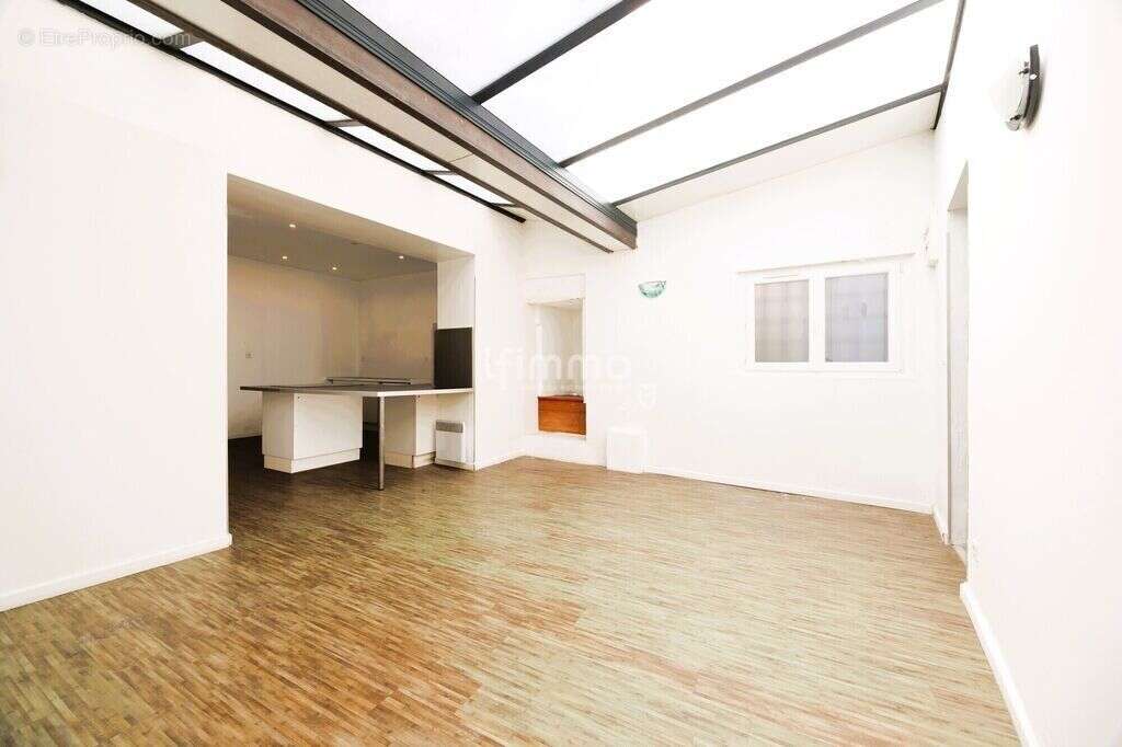Appartement à MARSEILLE-3E