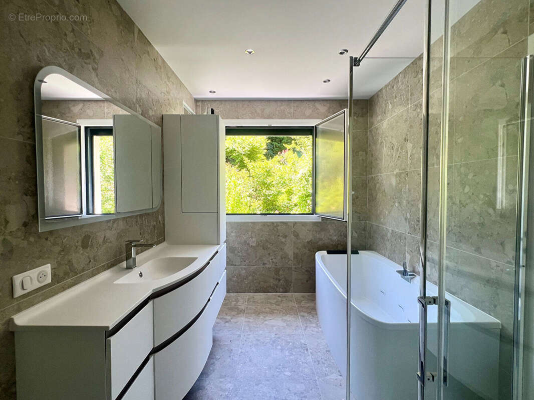 Maison à CHATEAUGAY