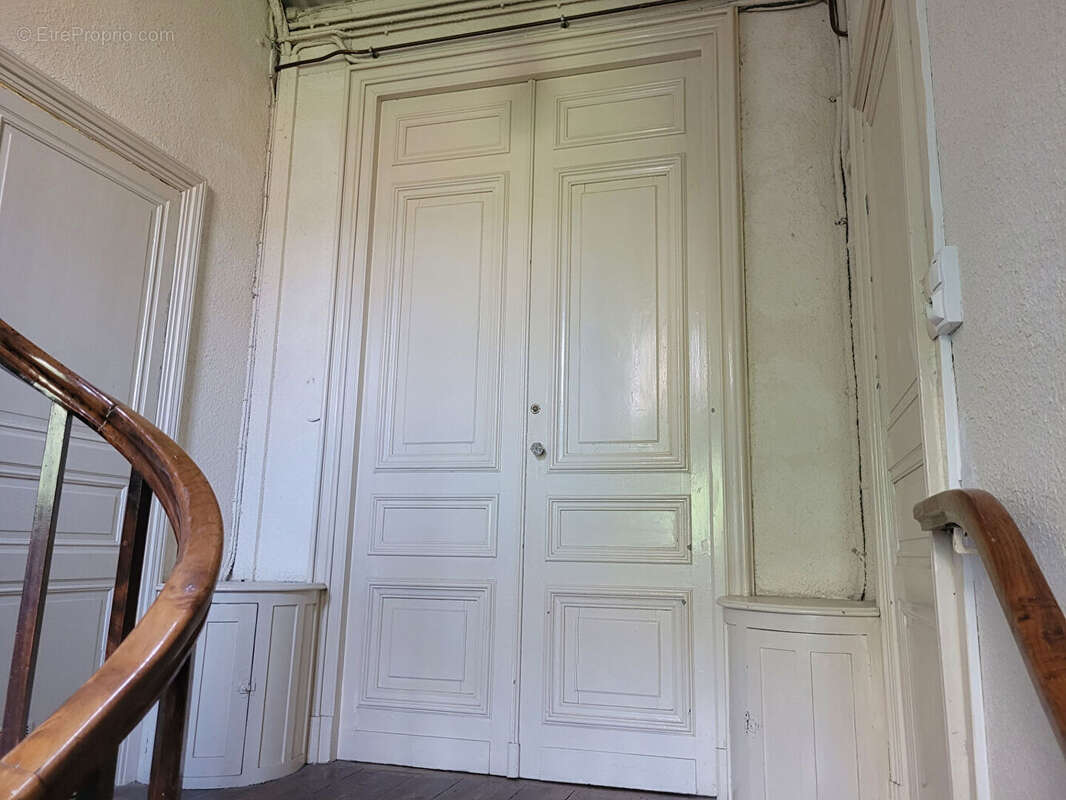 ROCHEFORT hyper centre - appartement lumineux de 76 m² de type 3 - cave privative - local à vélo - photo 15