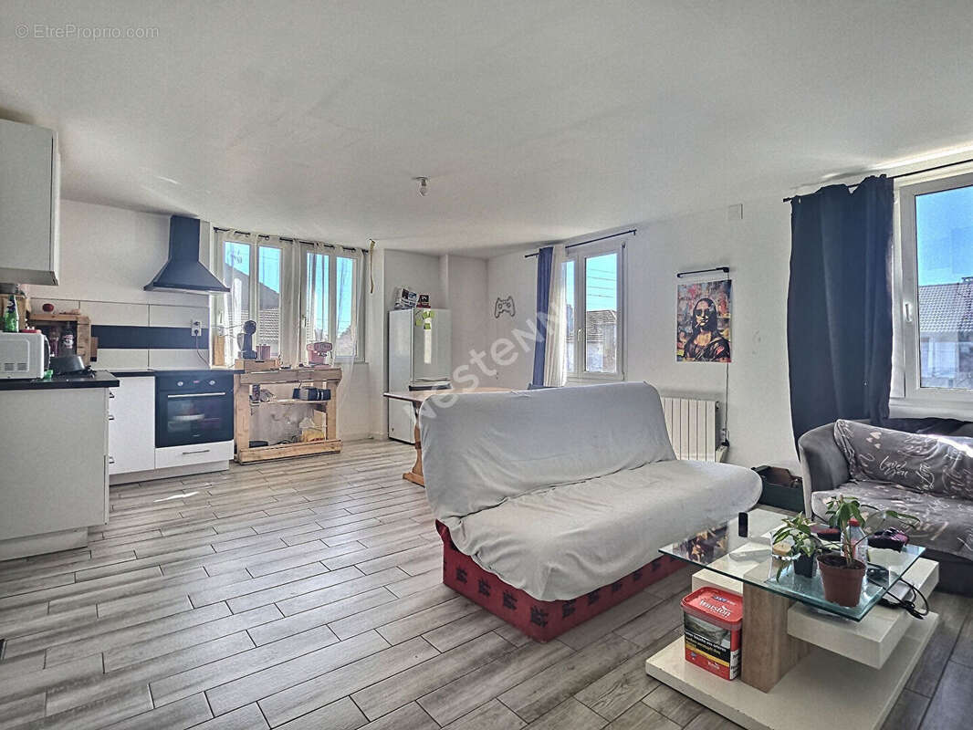 Appartement à VIC-SUR-SEILLE