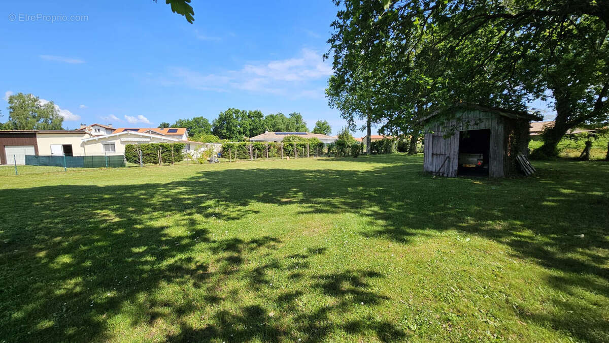 Terrain à LA TESTE-DE-BUCH