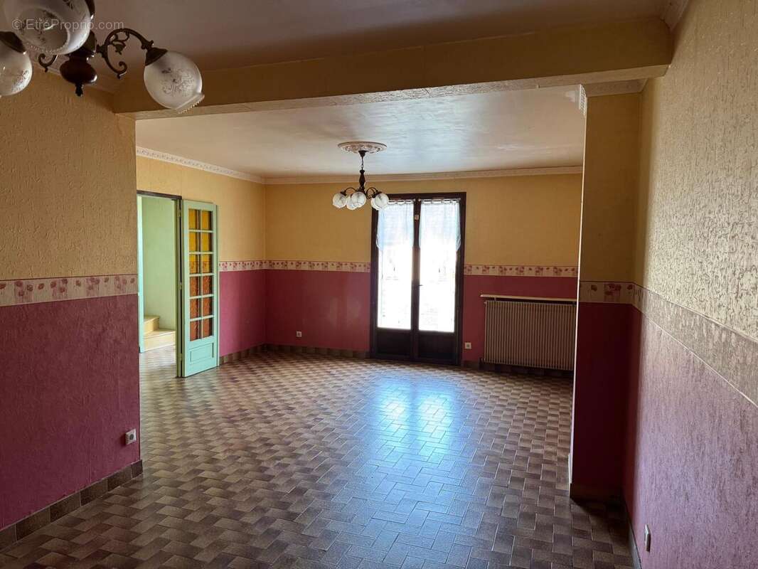 Photo 2 - Maison à MAIGNELAY-MONTIGNY