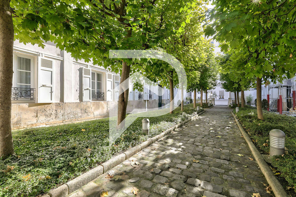 Appartement à PARIS-8E