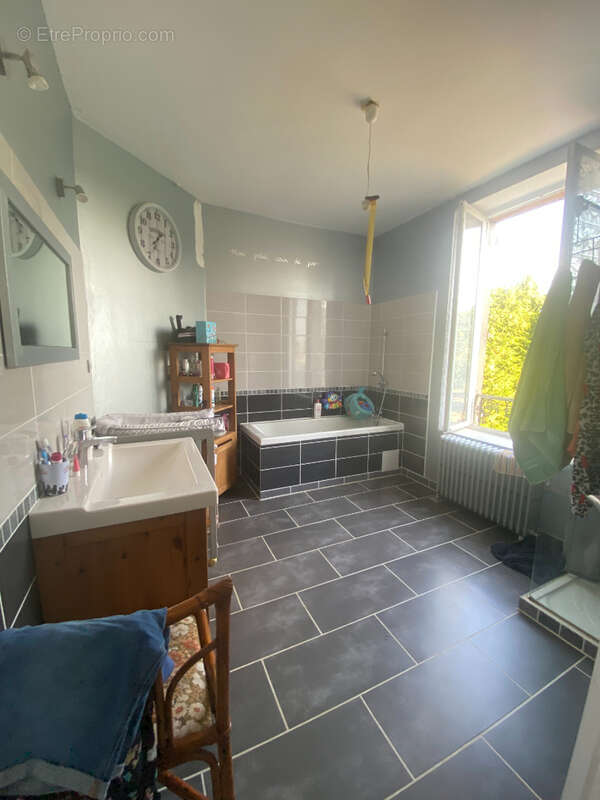 Maison à TREMBLAY-LES-VILLAGES