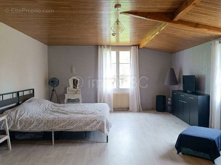 Maison à CHEF-BOUTONNE
