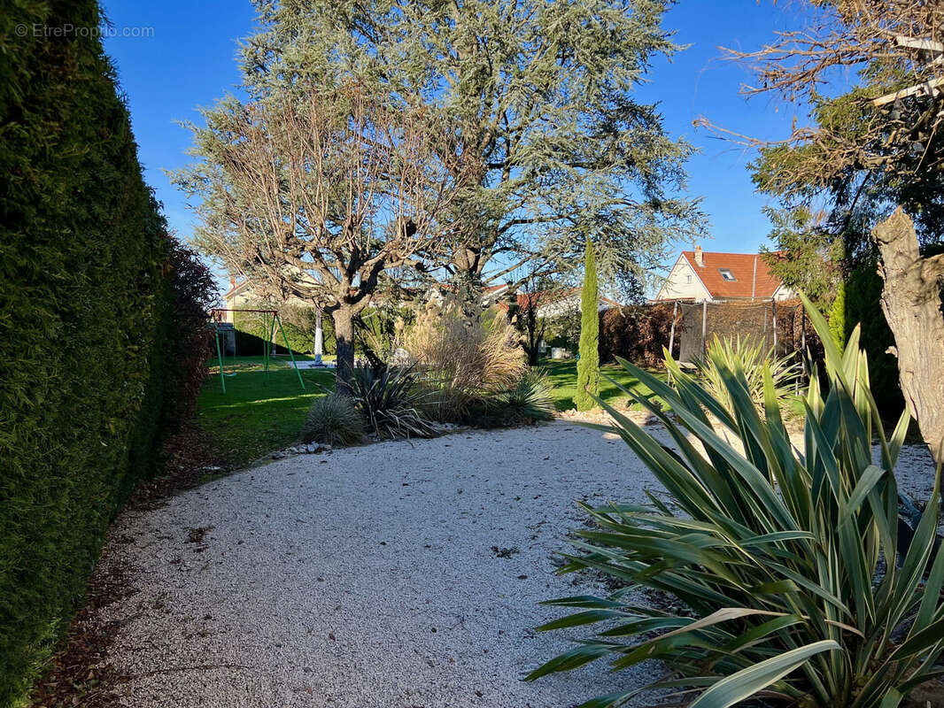 Maison à SAINT-JUST-SAINT-RAMBERT