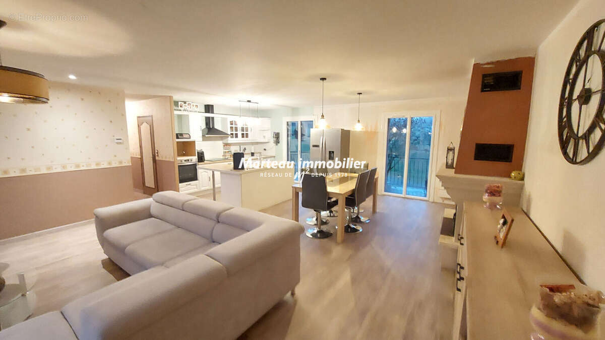 Maison à PONTVALLAIN