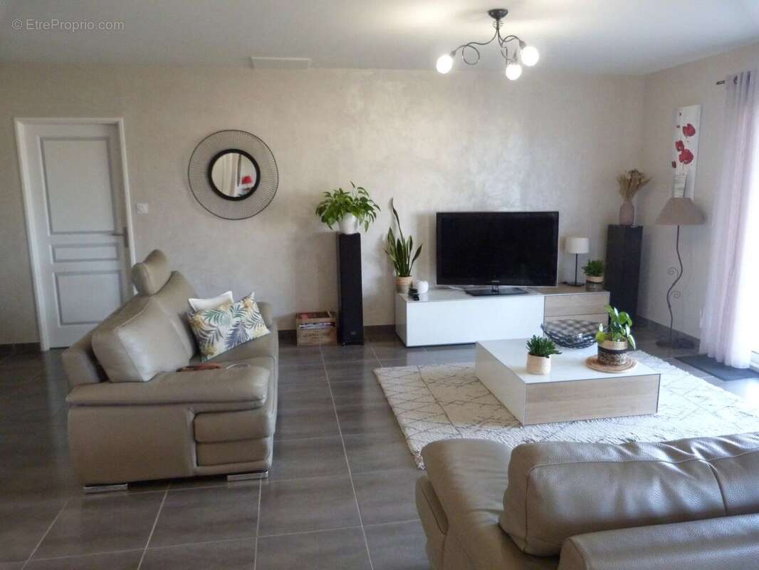 Maison à MEHUN-SUR-YEVRE