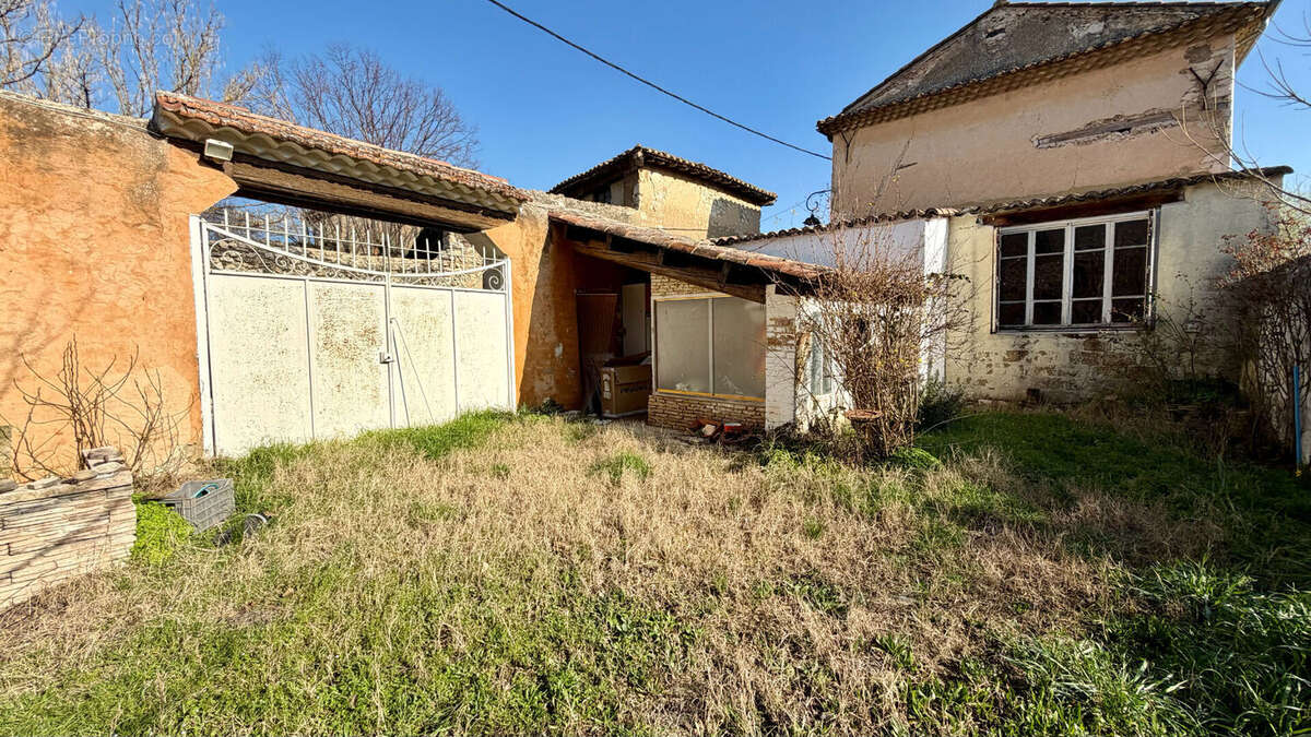 Maison à PERNES-LES-FONTAINES