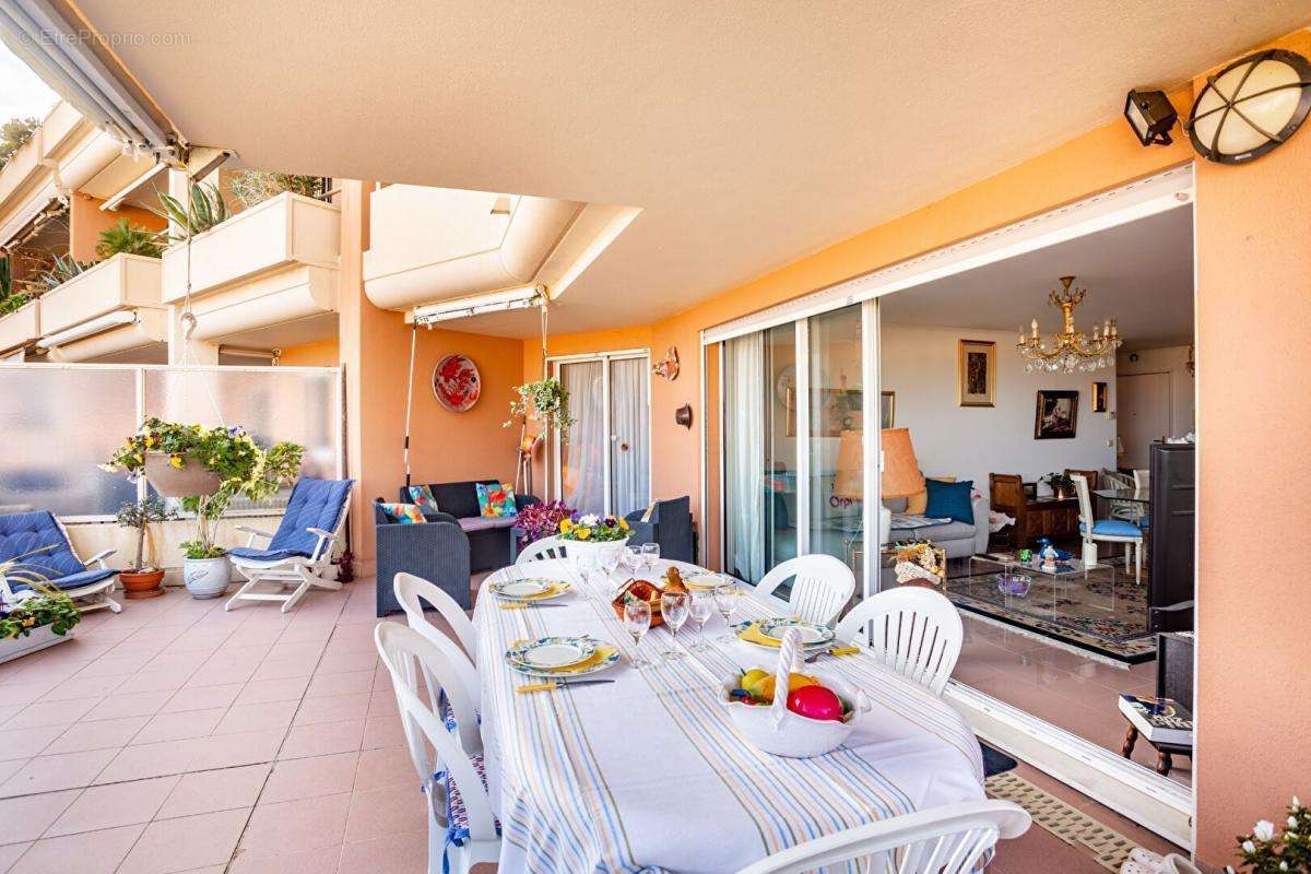 Appartement à MANDELIEU-LA-NAPOULE