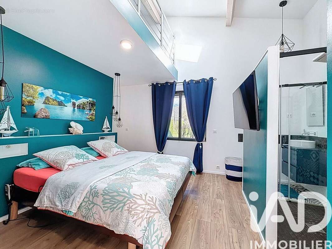 Maison 263 m² à Neuvicq  - photo 8