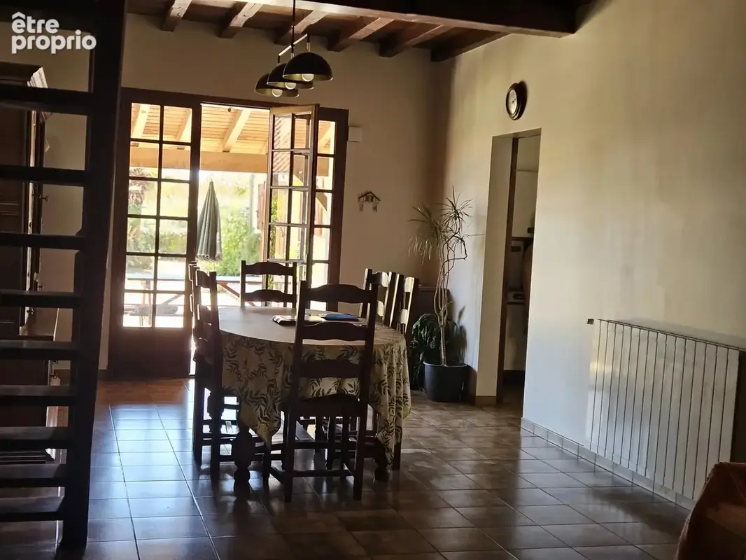 Ferme moderne avec une seconde maison à rénover - photo 9