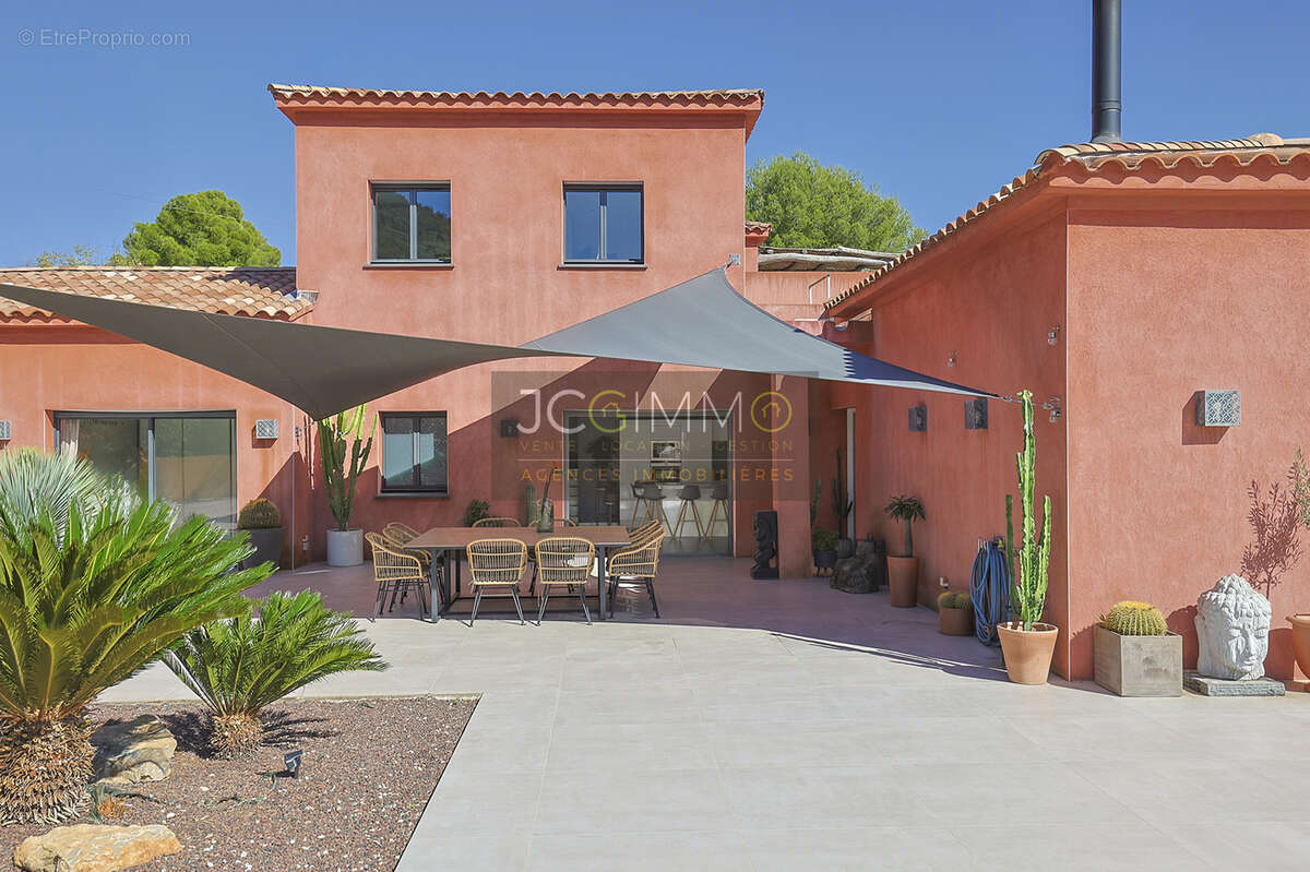 Maison à LA FARLEDE