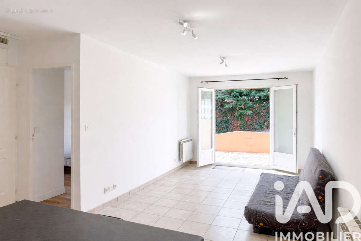 Photo 2 - Appartement à SAINT-GENIS-LAVAL