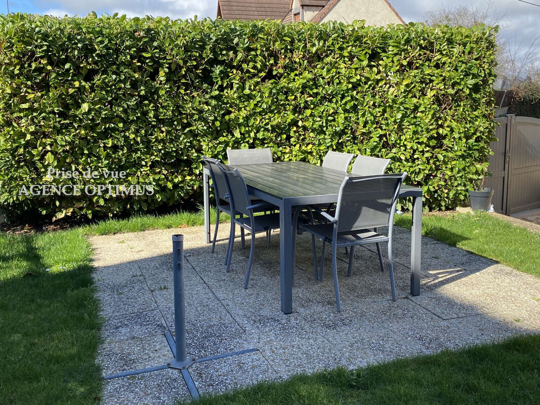 Maison à VILLENEUVE-LA-GUYARD