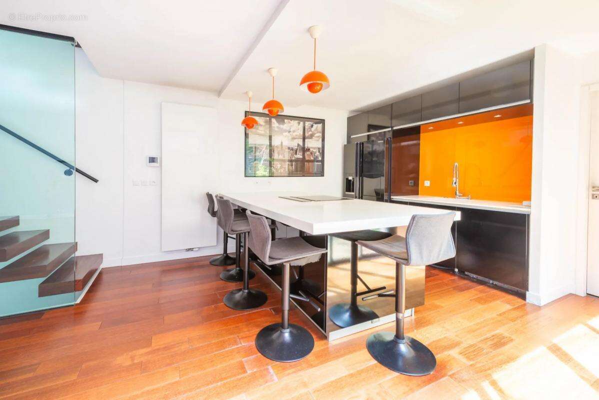 Maison à LA GARENNE-COLOMBES