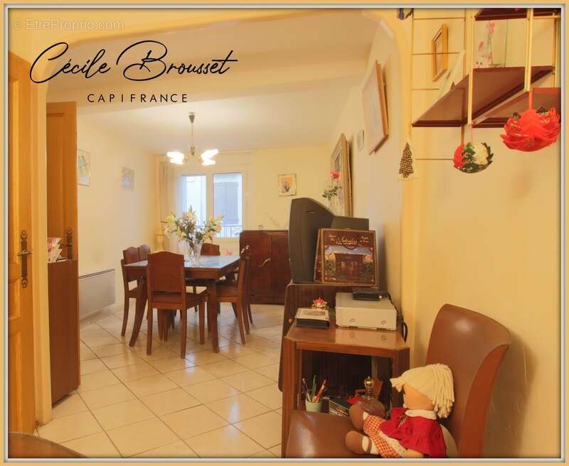 Maison à SAINT-LAURENT-DE-CERDANS