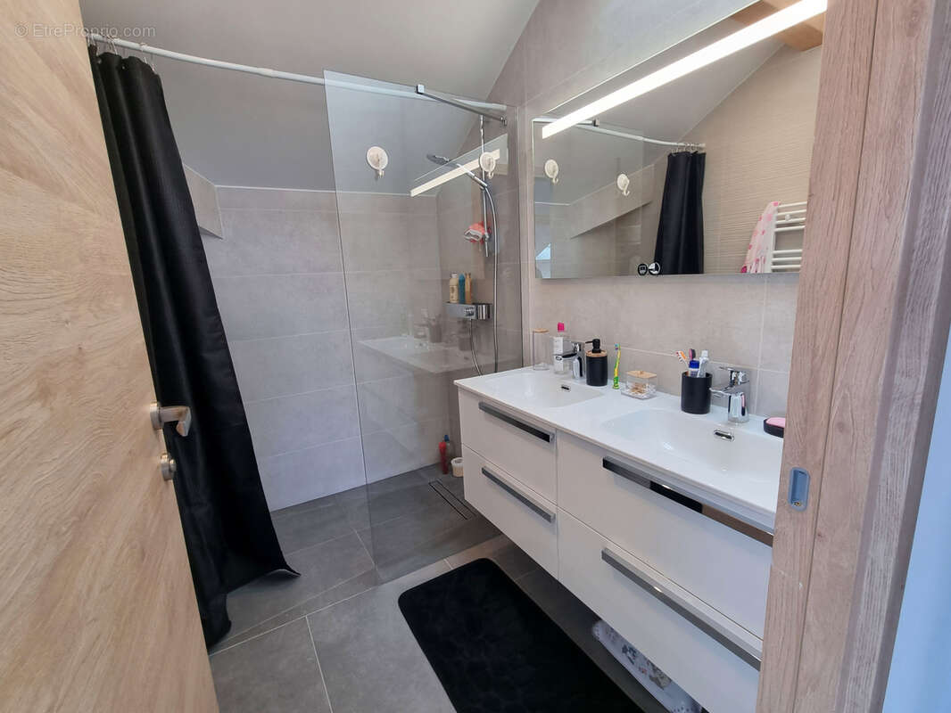 Appartement à NEUVECELLE